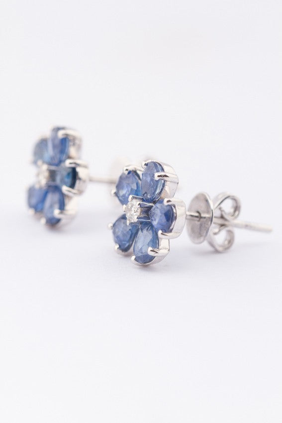 Gouden oorstekers met saffieren en briljant