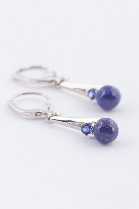 White gold earrings with sapphire and lapis lazuli