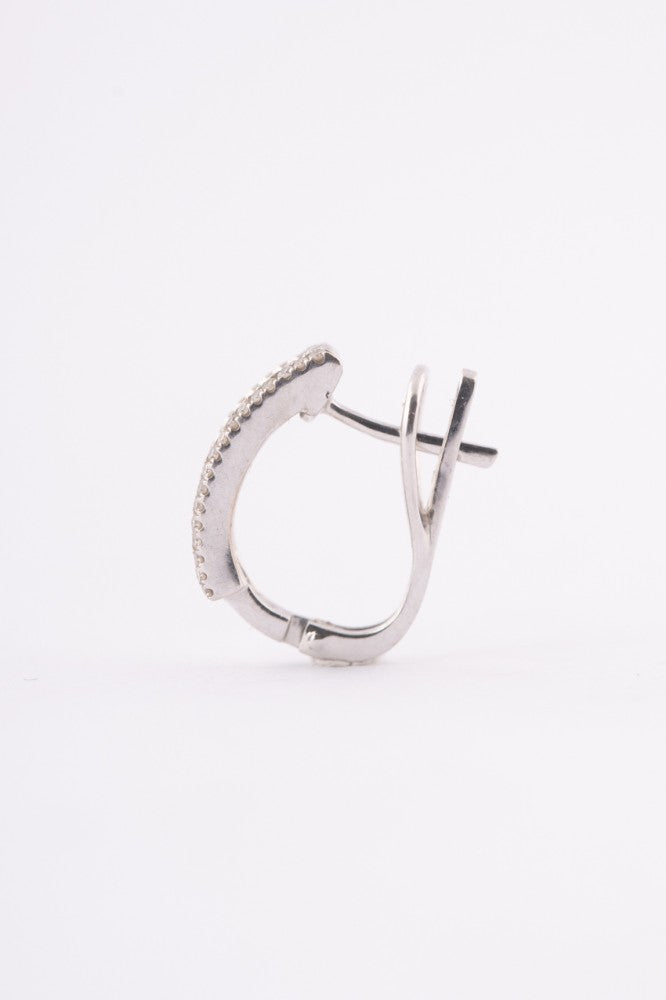 White gold ring with brilliants and diamonds