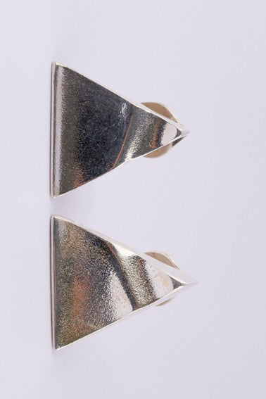 Zilveren oorclips van het merk Lapponia