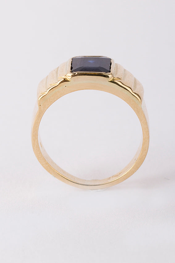 Men's ring with sapphire