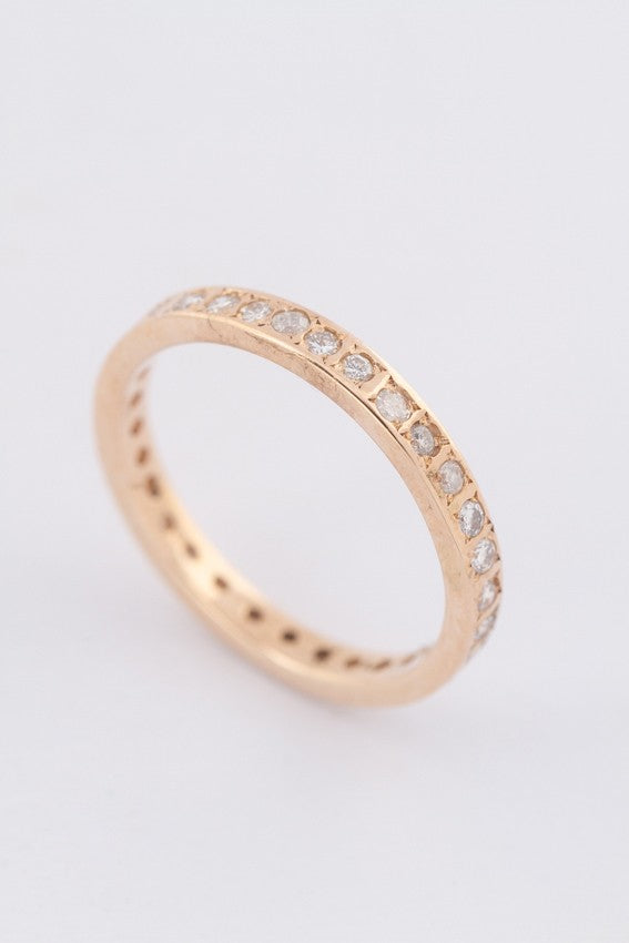 Alliance ring with diamonds