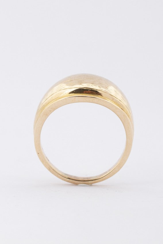 Gold band ring