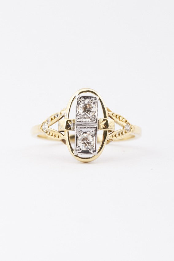 Gold Art Nouveau ring with brilliant cut diamonds