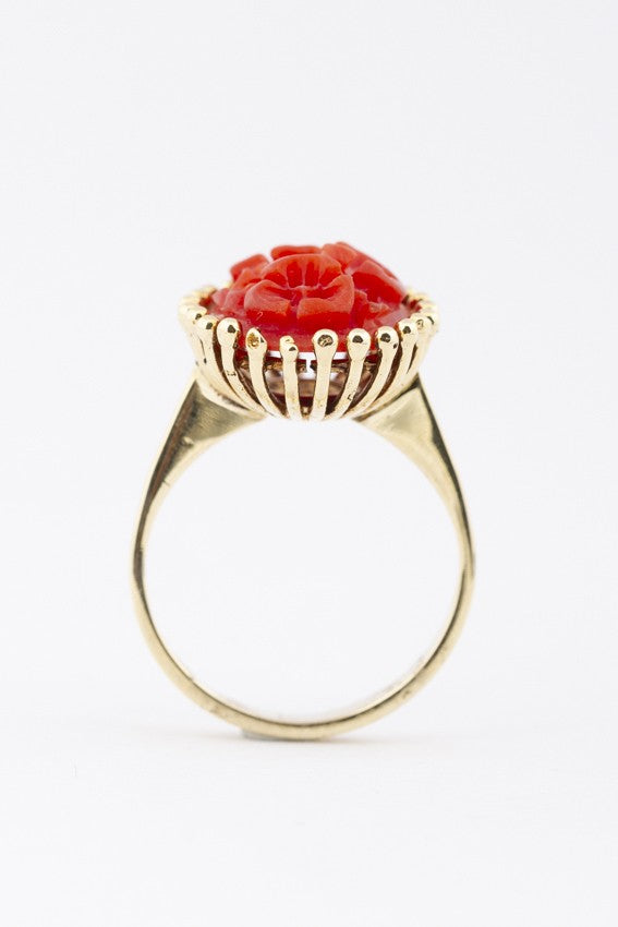 Gold ring with blood coral
