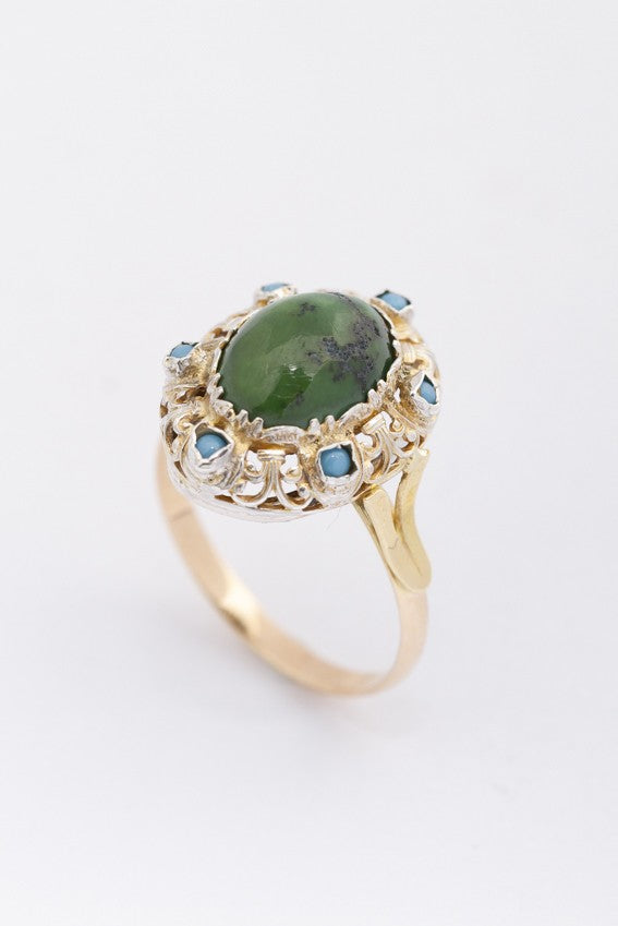 Gold ring with turquoise