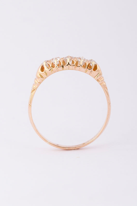 Rij ring met oud geslepen briljant