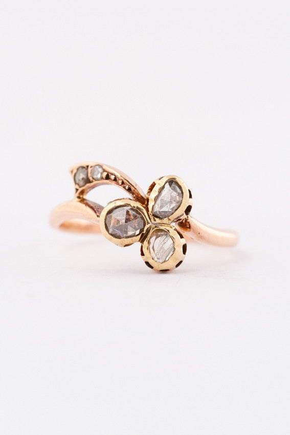 Antique gold clover ring with diamonds