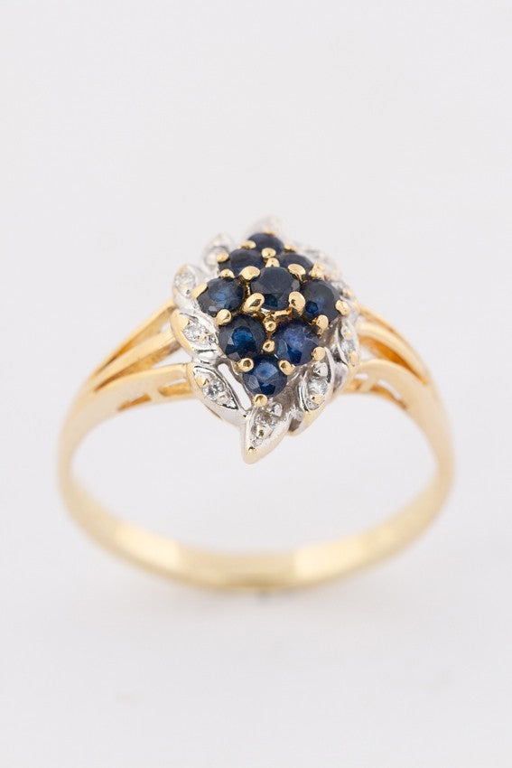 Gold marquise ring with sapphires and 10 brilliants
