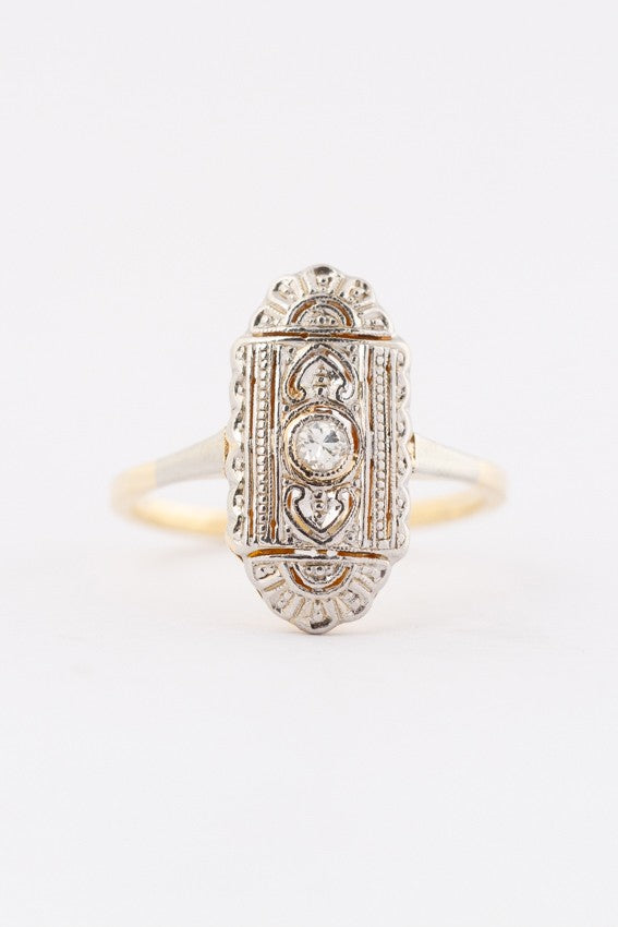 Wit/geel gouden Art Deco ring met een briljant van ca. 0.035 ct.