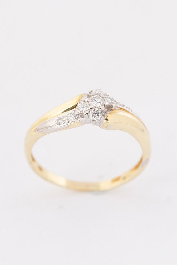 Gouden ring met 10 briljanten. Totaal 0.25 ct.