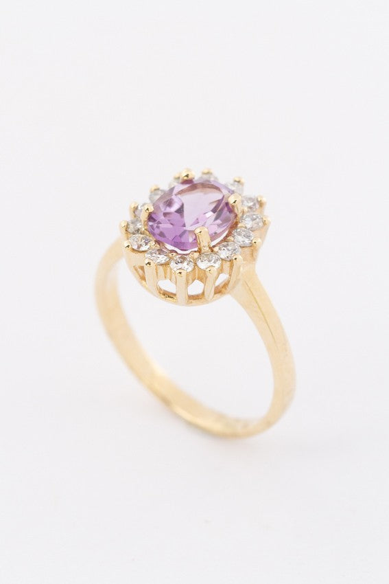 Gold entourage ring with amethyst and diamonds