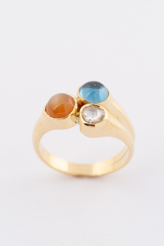 Gouden ring met 3 edelstenen w.o. een roos geslepen diamant, topaas en chalcedoon
