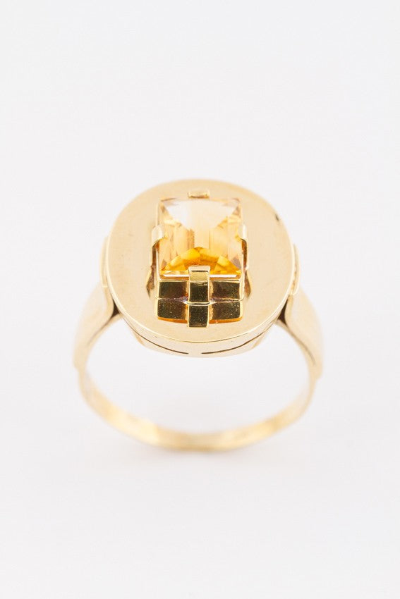 Gold ring with citrine