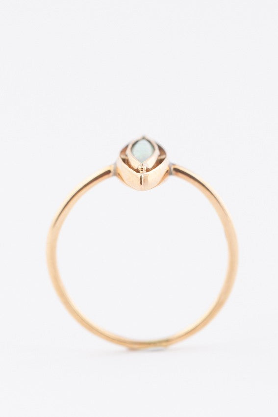 Gouden ring markies ring met een opaal