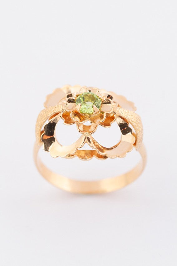 Gouden ring met een peridoot
