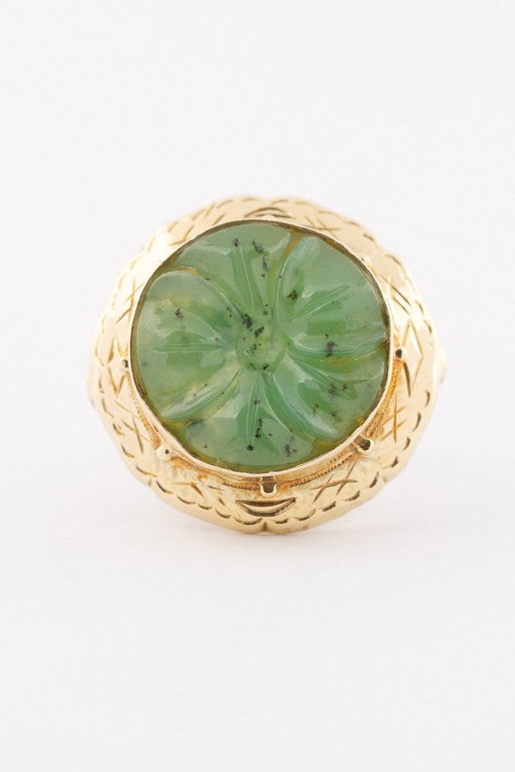 Gold ring with nephrite (jade)