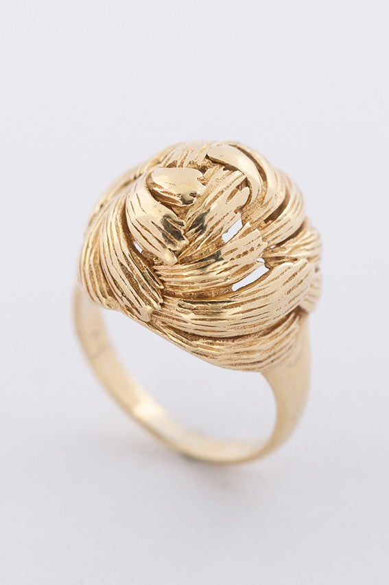 Gold carved rose ring