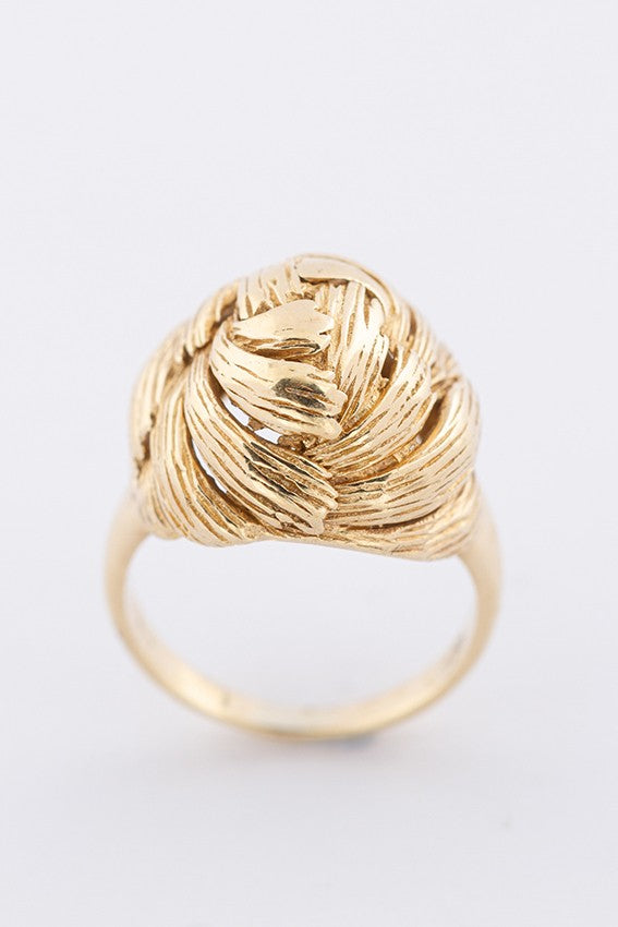Gold carved rose ring