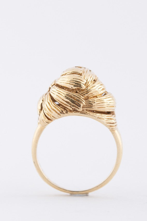 Gold carved rose ring