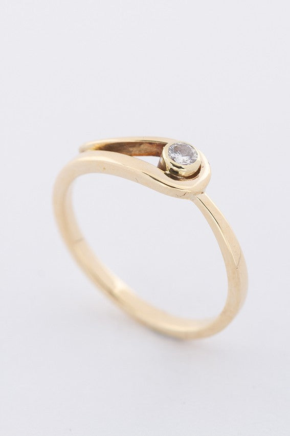 Gold ring with a brilliant of approx. 0.09 ct.