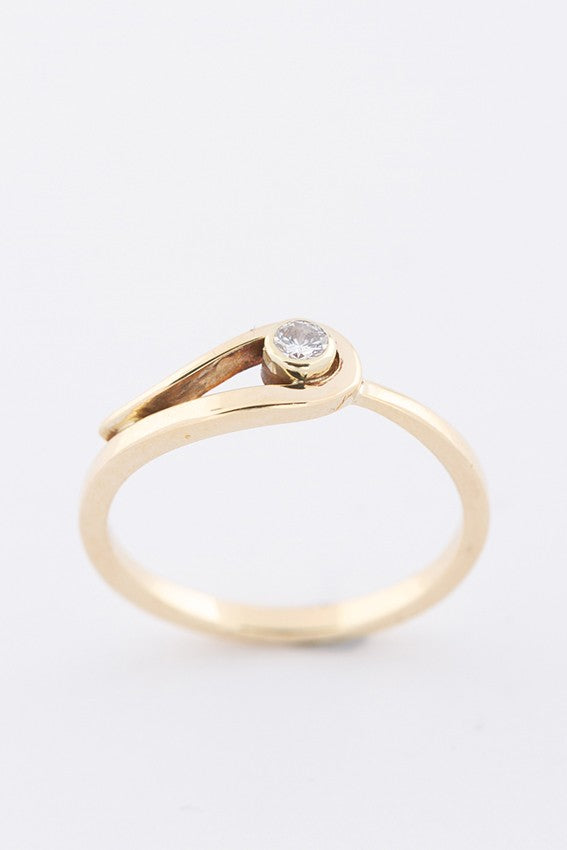 Gold ring with a brilliant of approx. 0.09 ct.