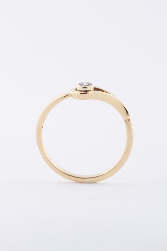 Gold ring with a brilliant of approx. 0.09 ct.