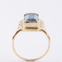 Gouden ring met een synthetische spinel