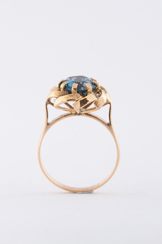 Gouden ring met blauwe spinel