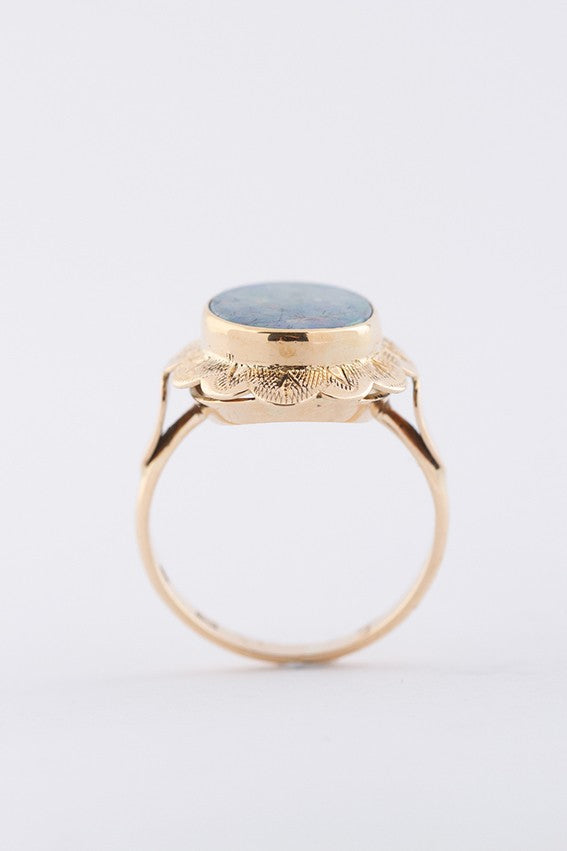 Gouden ring met opaal doublet