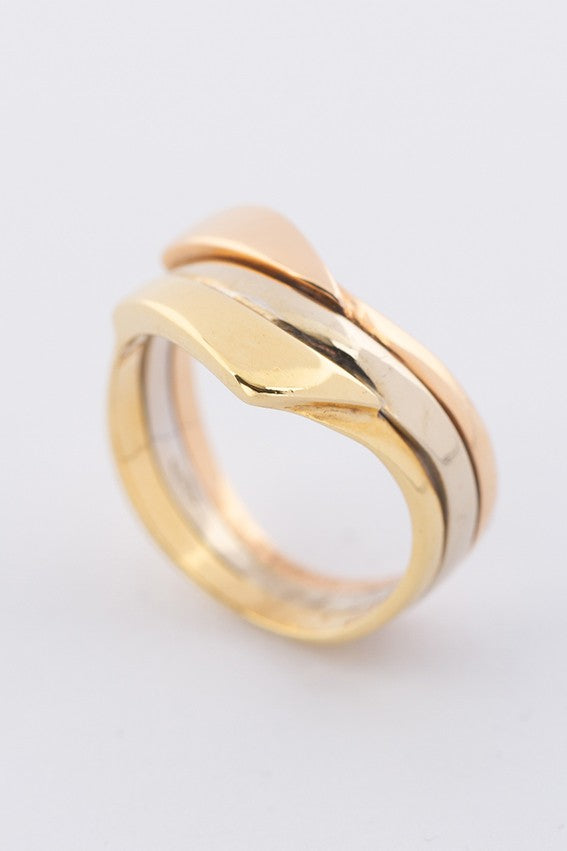 18 carat gold tri-color ring