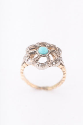 Antique gold ring with turquoise and rose-cut diamonds