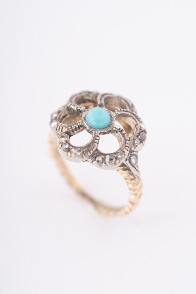 Antique gold ring with turquoise and rose-cut diamonds