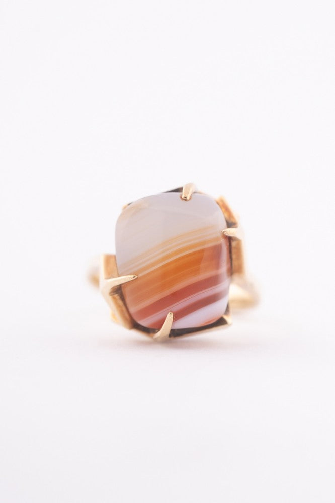 Gold ring with agate