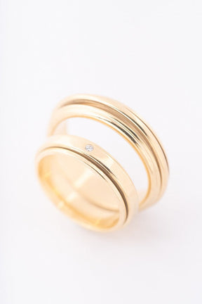 Gold wedding rings from the Piaget brand