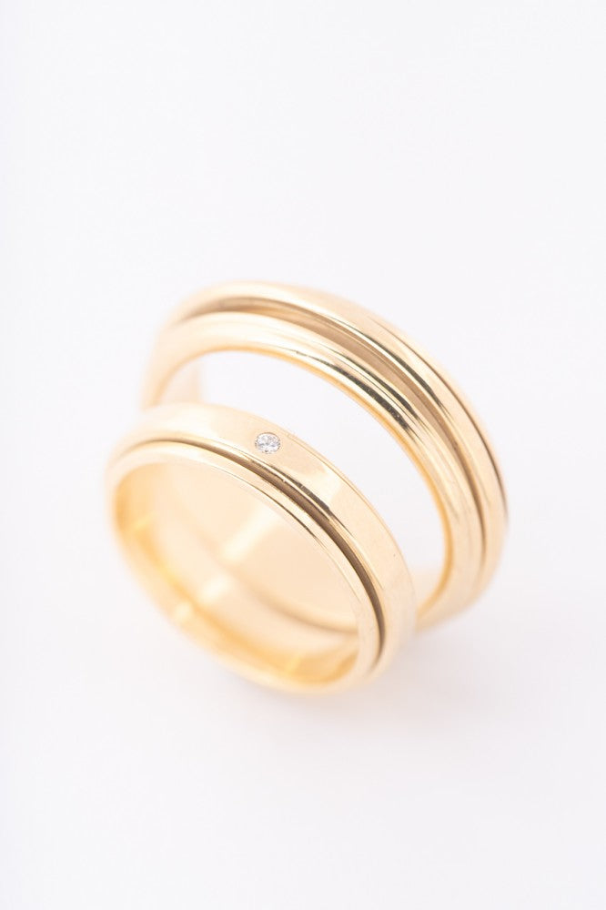 Gold wedding rings from the Piaget brand