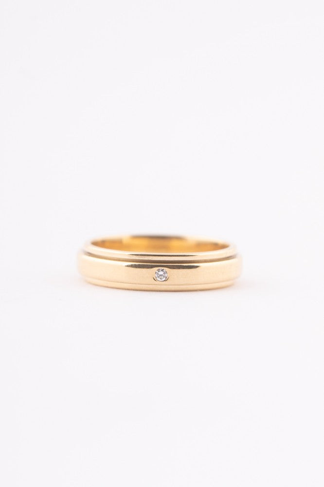 Gold wedding rings from the Piaget brand