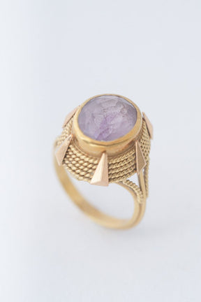 Gold ring with amethyst