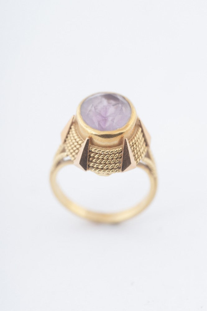 Gold ring with amethyst