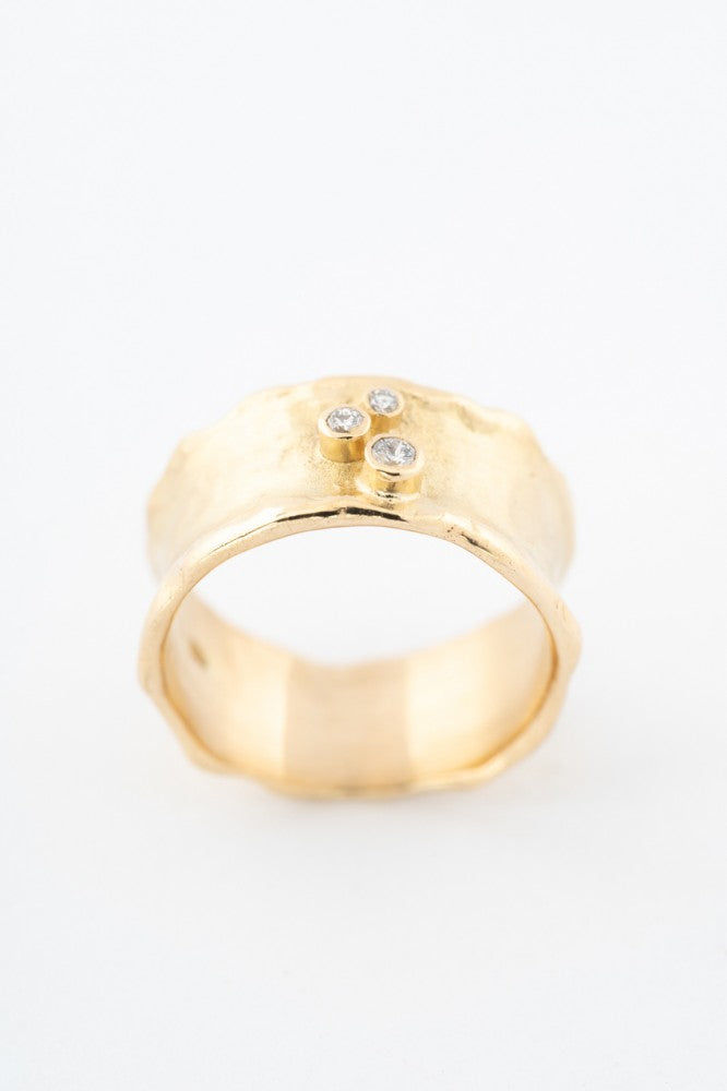 Gouden band ring met 3 briljanten