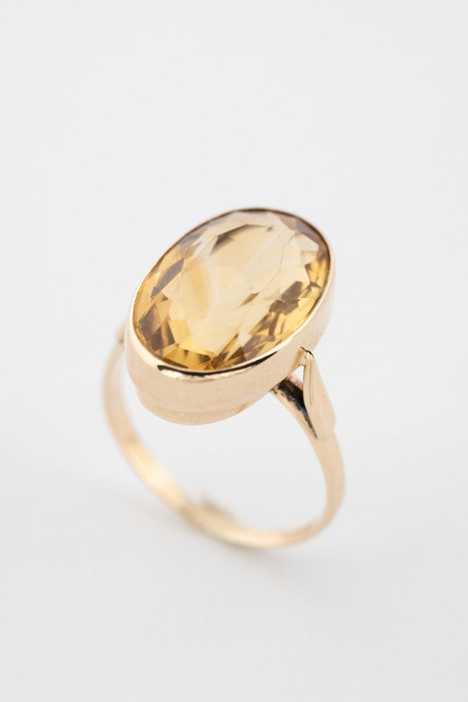 Gold ring with citrine
