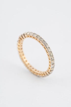 Gold alliance ring with 34 diamonds