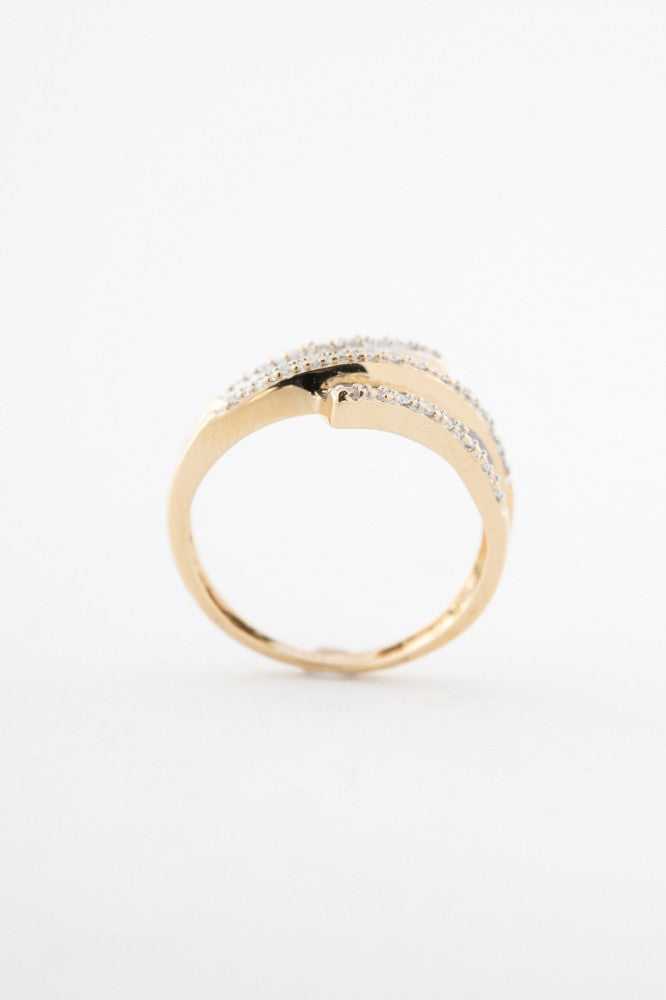 Gouden slagring met 30 diamanten en 15 briljanten