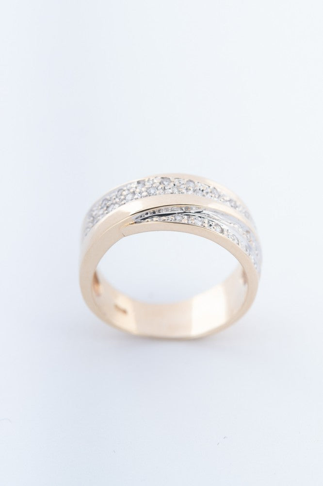 Gold band ring with diamonds