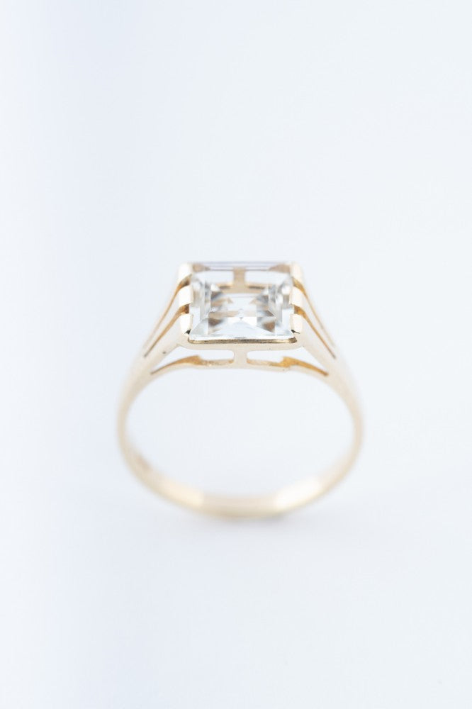 Gouden ring met aquamarijn