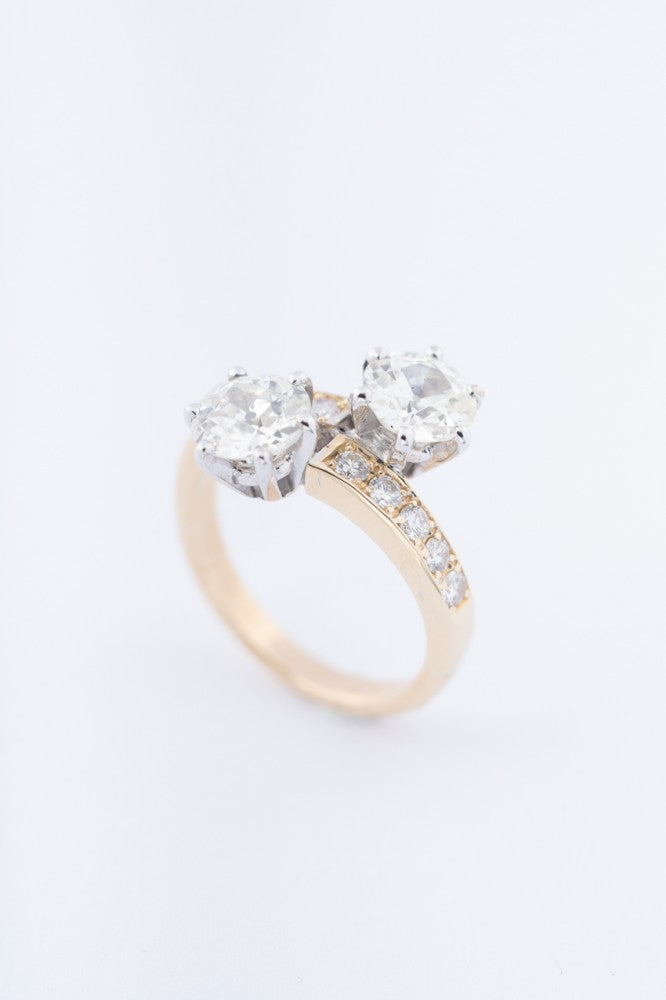 Gold ring "moi et toi" with diamonds