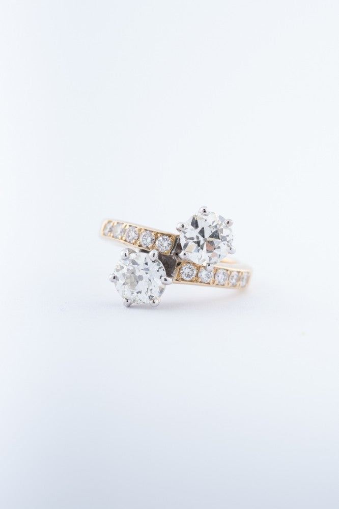 Gold ring "moi et toi" with diamonds