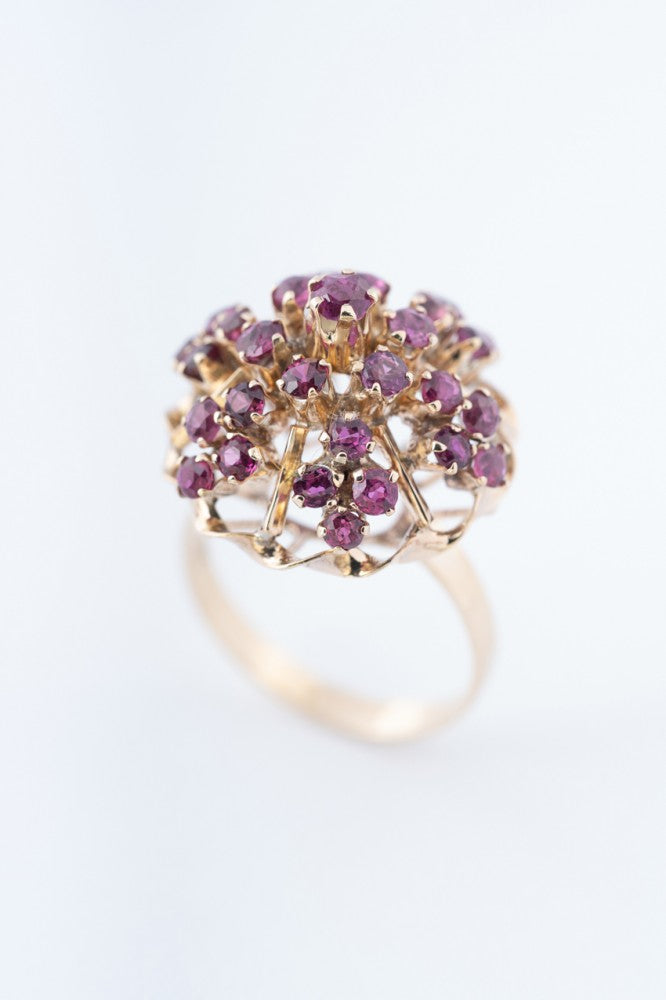 Gold ring with rubies