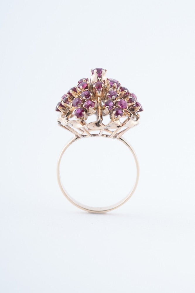 Gold ring with rubies