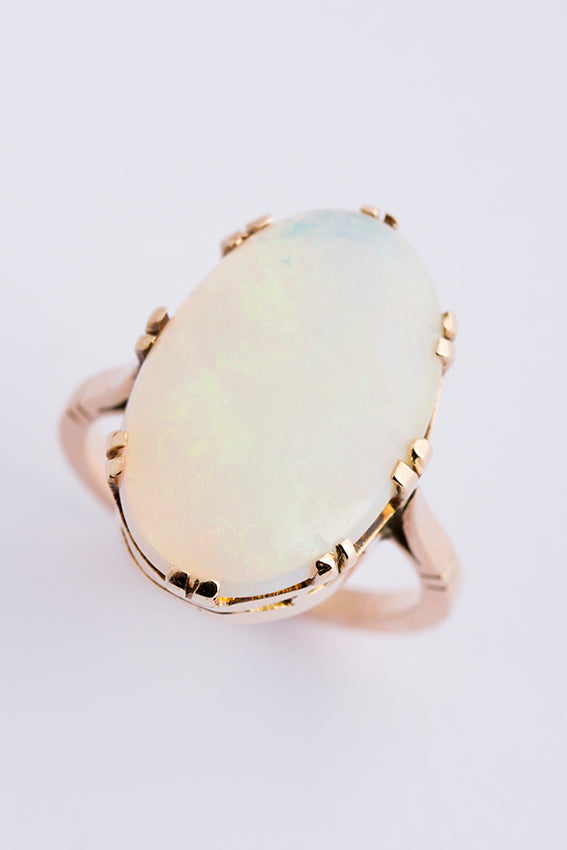 Gold ring with opal